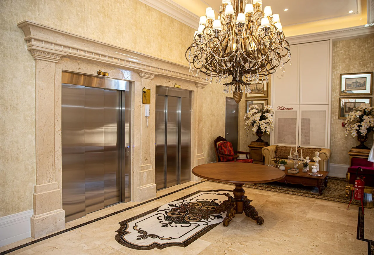 Hotel passenger elevators