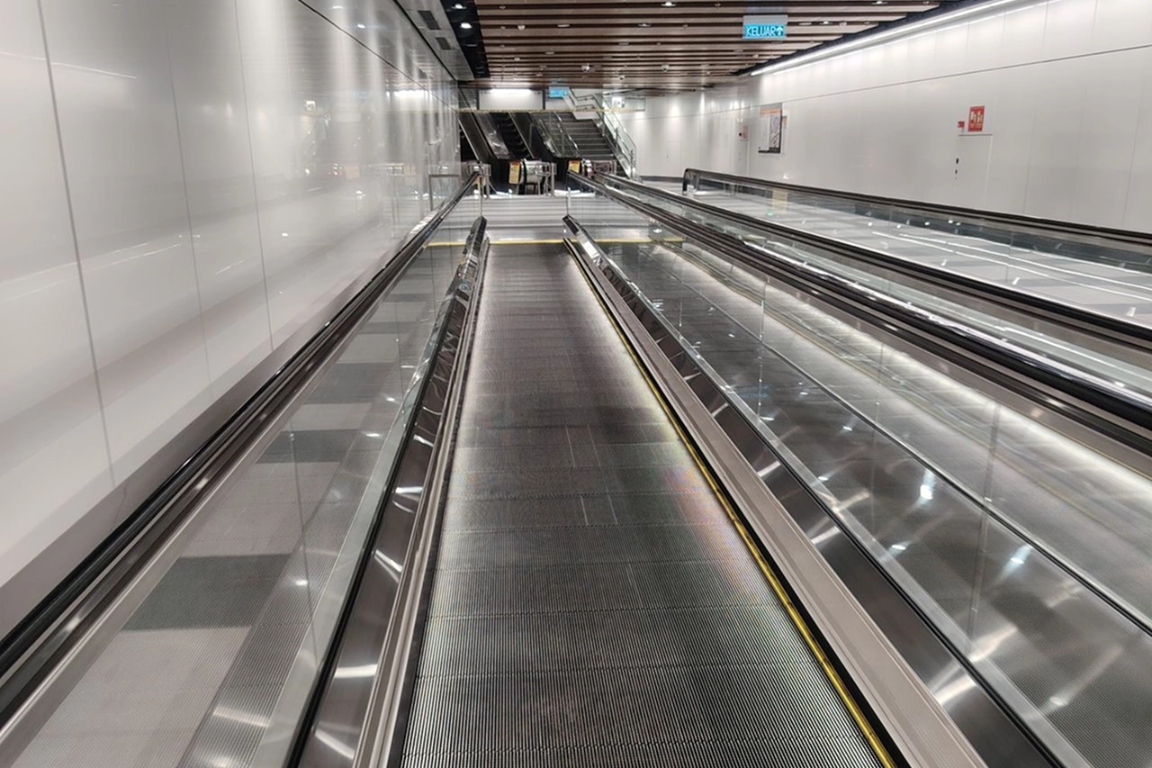 Moving walkways and travelators